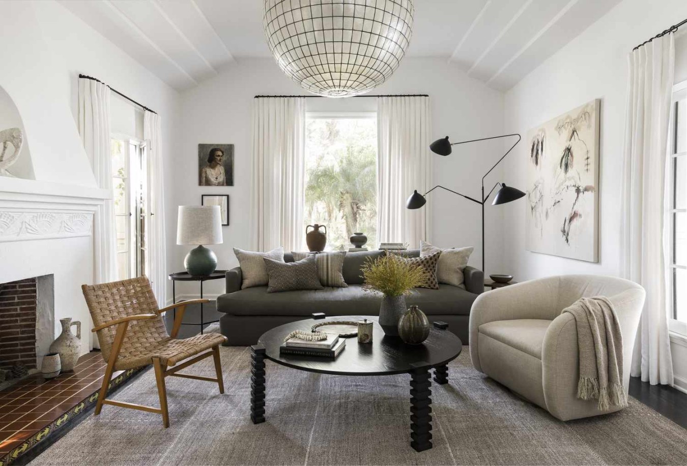 Living Room Décor Ideas to Create an Inviting, Functional Space